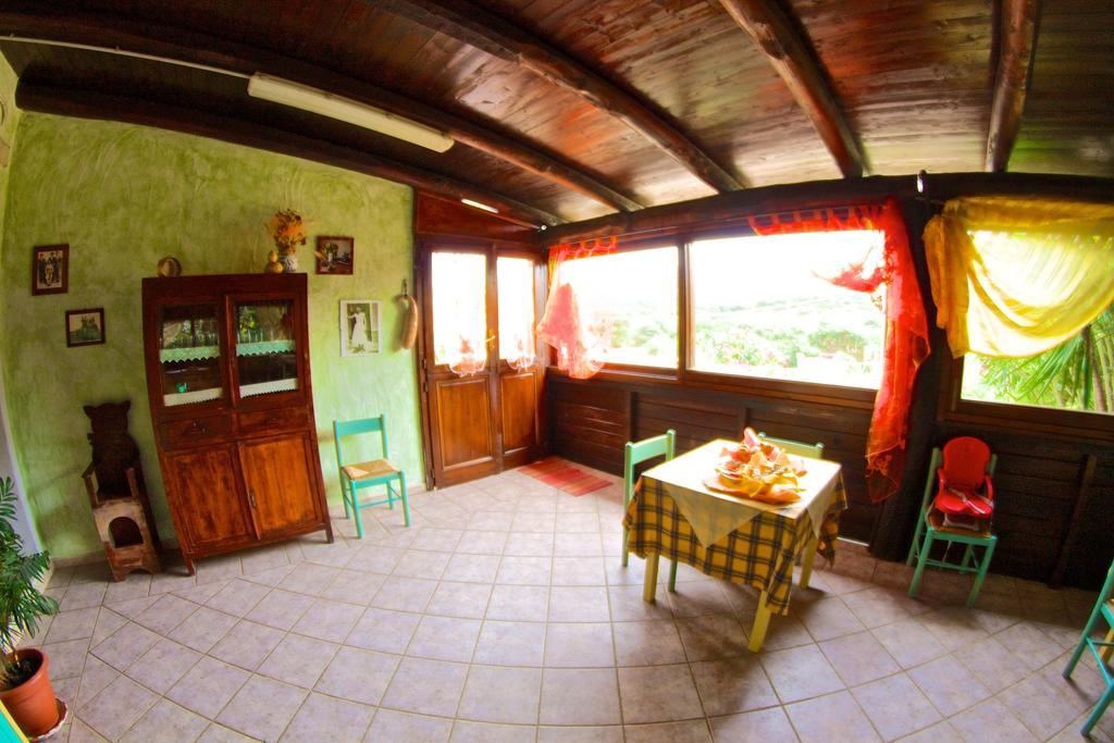 Вілла Agriturismo Sardo Campavaglio Екстер'єр фото